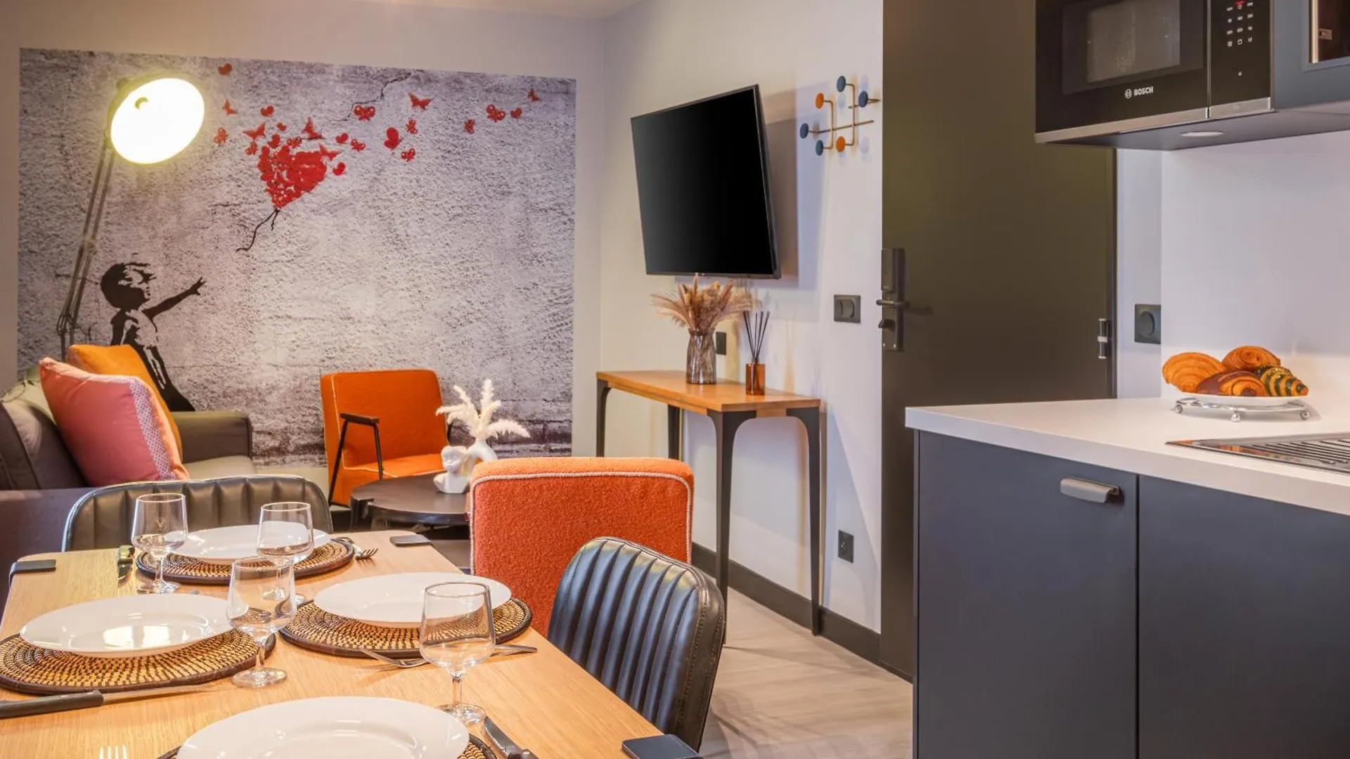 Appart'Hotel East Paris Suite 0*,